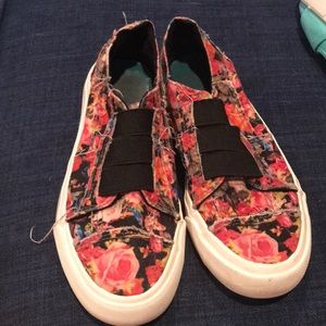 3 pair of Slip on shoes
